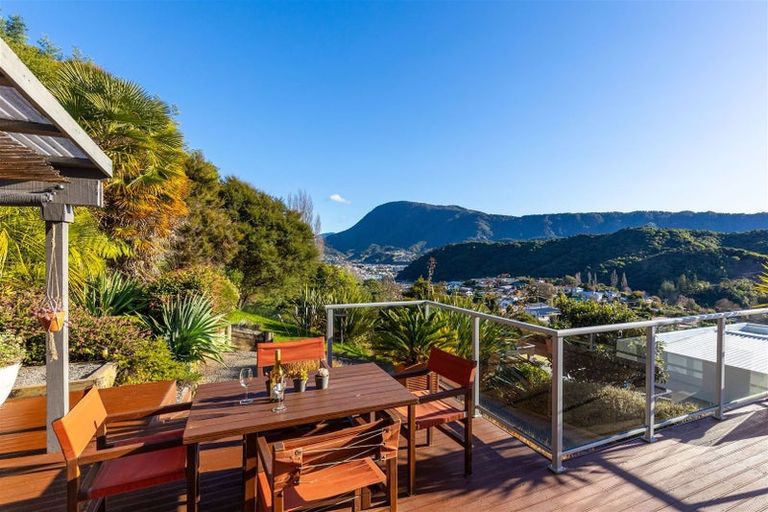 Photo of property in 7 Collins Place, Picton, 7220