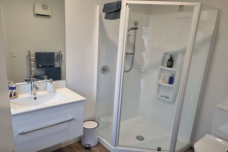 Photo of property in 1 Perendale Road, Jacks Point, 9371