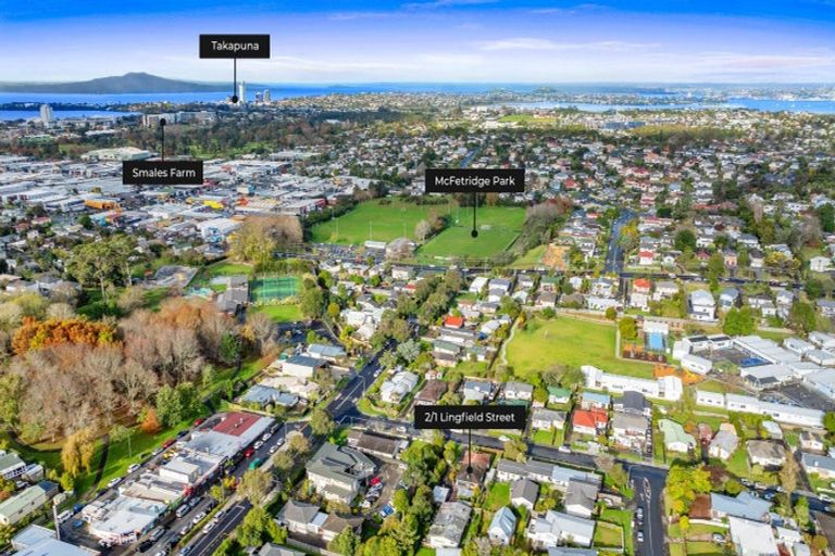 Photo of property in 2/1 Lingfield Street, Glenfield, Auckland, 0629
