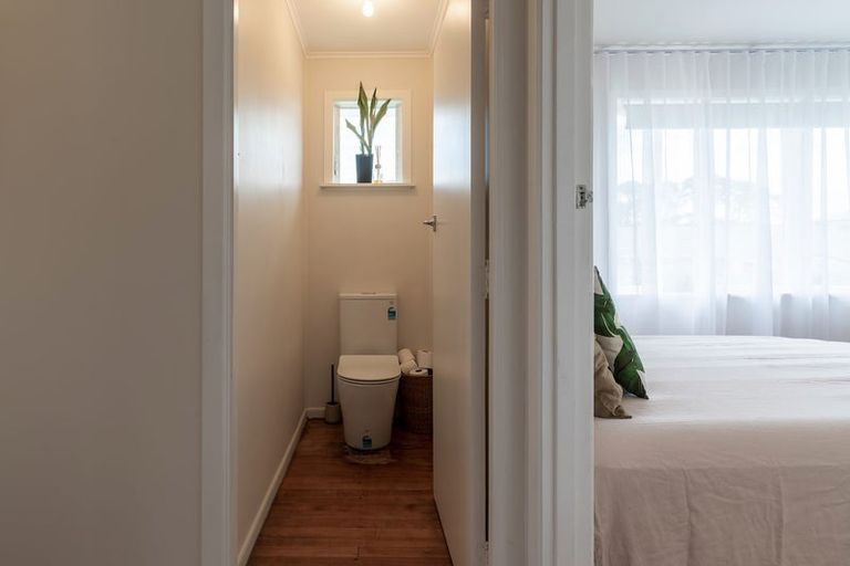 Photo of property in 79 Farquhar Road, Glendene, Auckland, 0602