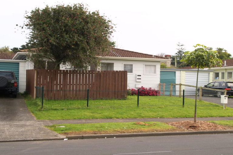Photo of property in 1 Growers Lane, Mangere East, Auckland, 2024