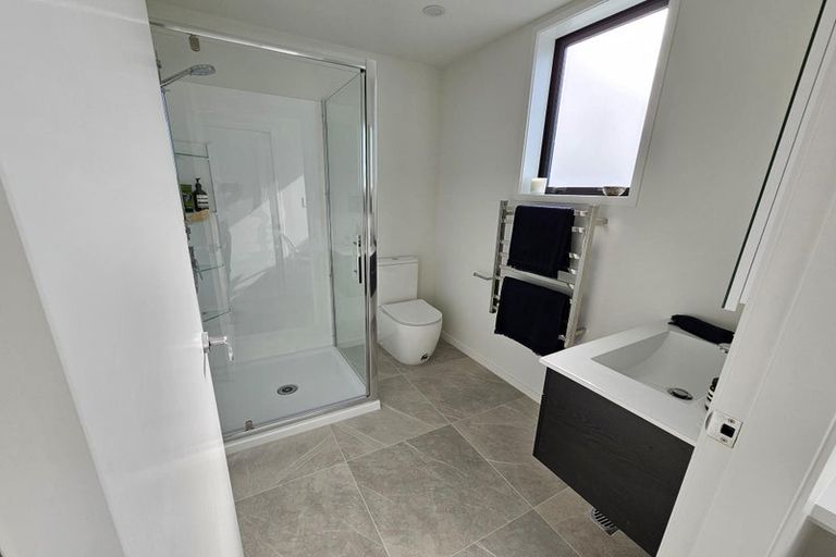 Photo of property in 16 Ara Toutouwai, Karori, Wellington, 6012