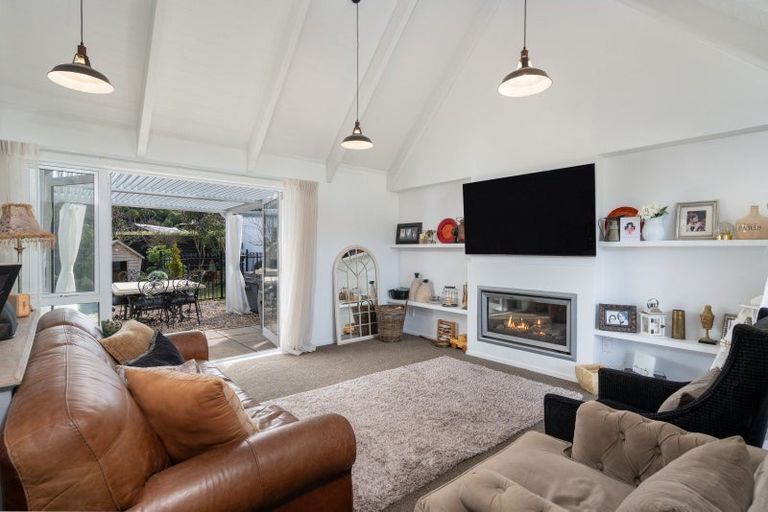 Photo of property in 62 Montgomery Crescent, Kinloch, Taupo, 3377