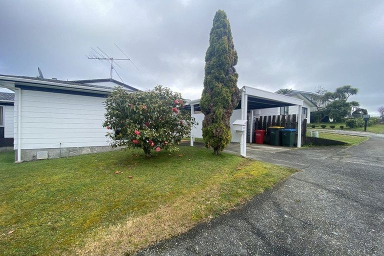 Photo of property in 112 Leeward Drive, Whitby, Porirua, 5024