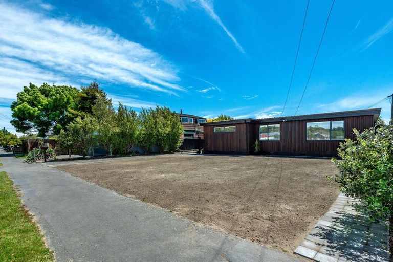 Photo of property in 150 Beach Road, North New Brighton, Christchurch, 8083