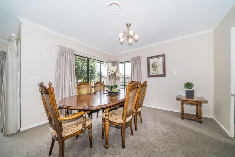 Photo of property in 115 Summerhill Drive, Fitzherbert, Palmerston North, 4410