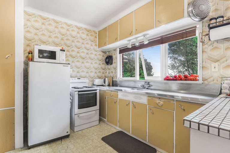 Photo of property in 15 Campbell Place, Papakura, 2110