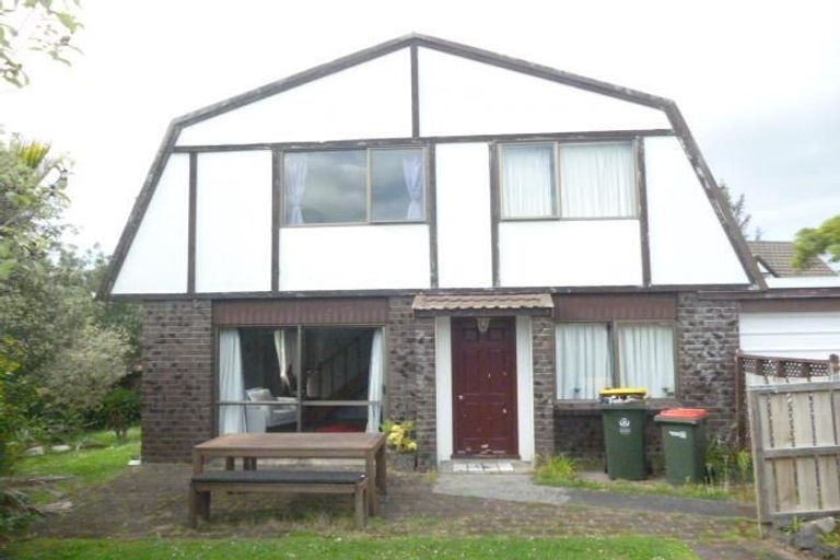 Photo of property in 2/33 Curacao Place, Half Moon Bay, Auckland, 2012