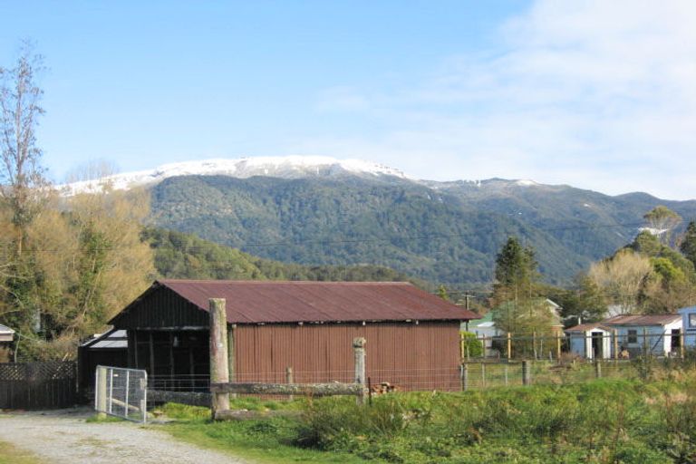 Photo of property in 46 Stafford Street, Blackball, 7804