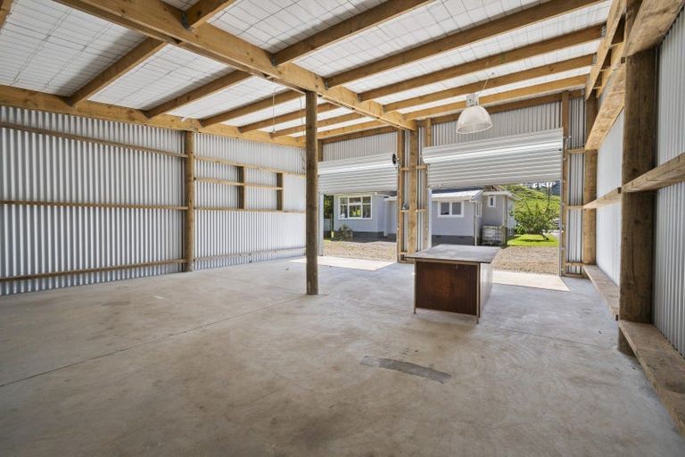 Photo of property in 19 Ongo Road, Hunterville, 4730