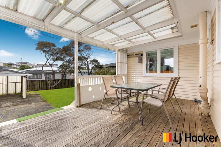 Photo of property in 5 Nield Road, Manurewa, Auckland, 2102