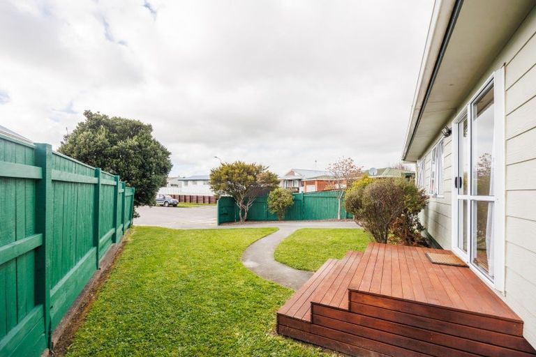 Photo of property in 28 Tiller Close, Kelvin Grove, Palmerston North, 4414