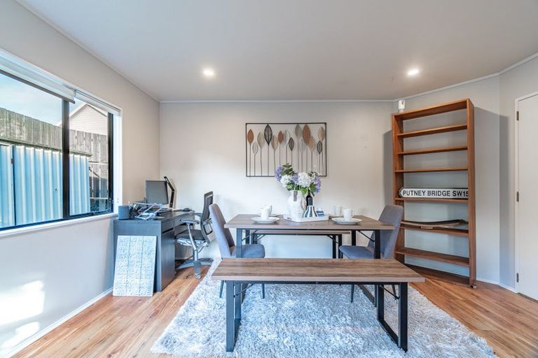 Photo of property in 1/8 Mandica Place, Sunnynook, Auckland, 0632