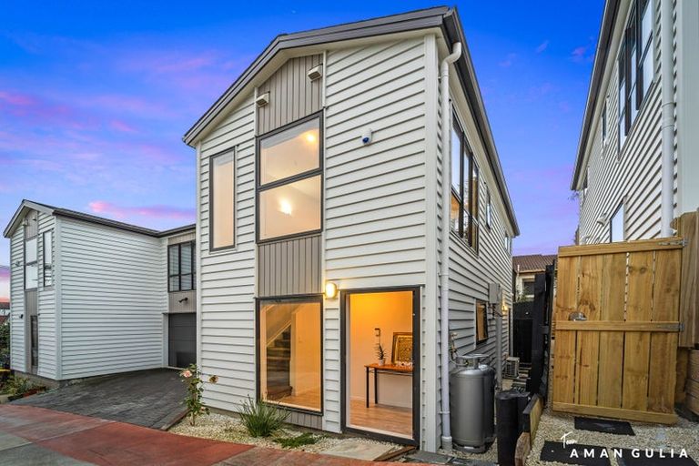 Photo of property in 21b Craigbank Avenue, New Lynn, Auckland, 0600