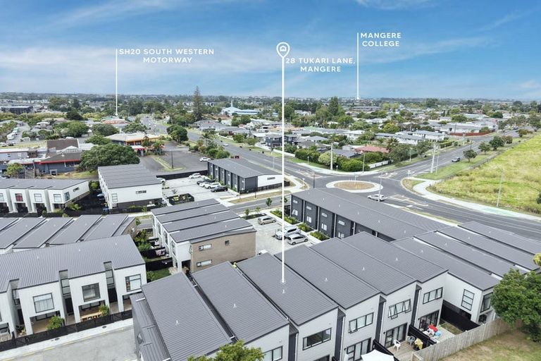 Photo of property in 28 Tukari Lane, Mangere Bridge, Auckland, 2022