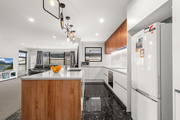 Photo of property in 45 Awataha Crescent, Pyes Pa, Tauranga, 3110