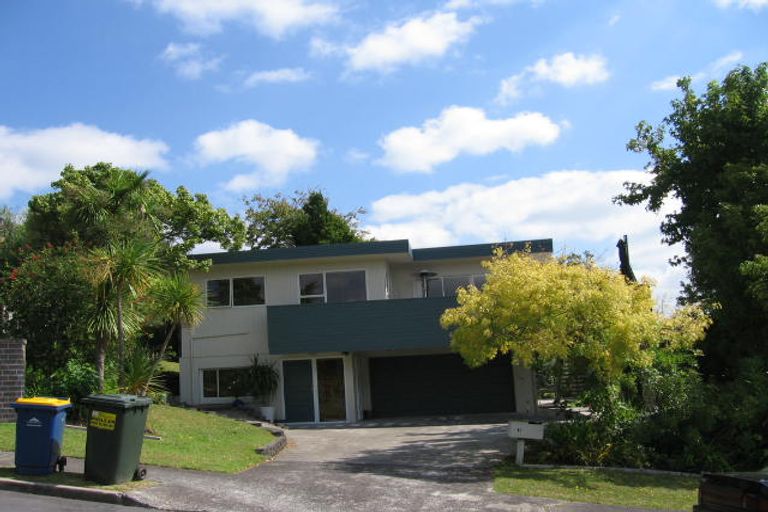 Photo of property in 11 Valdese Rise, Browns Bay, Auckland, 0630