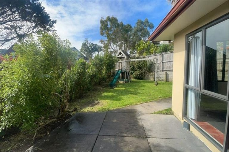 Photo of property in 2 Byblos Place, The Gardens, Auckland, 2105