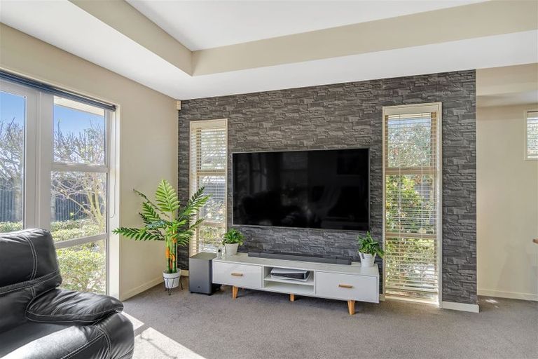 Photo of property in 31 Factory Road, Belfast, Christchurch, 8051