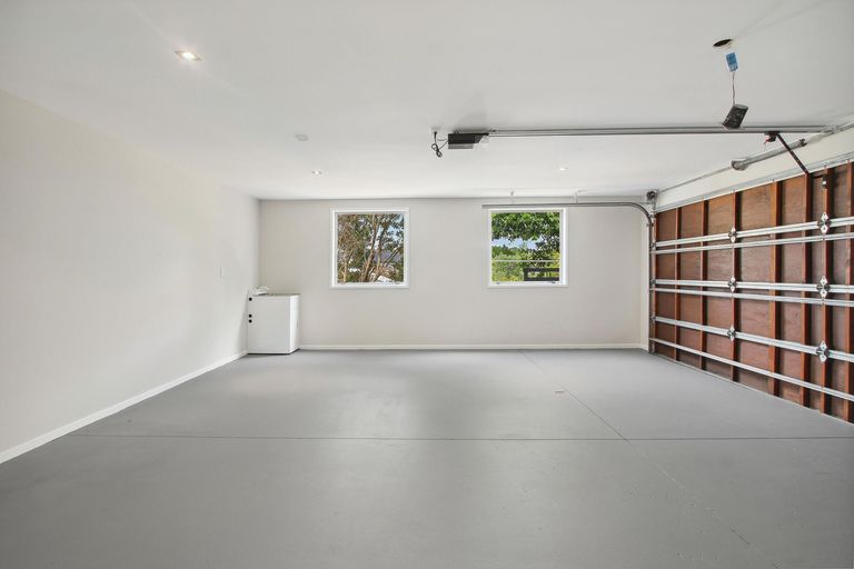 Photo of property in 4a Korotaha Terrace, Rothesay Bay, Auckland, 0630