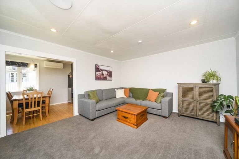 Photo of property in 19 Montgomery Street, Feilding, 4702