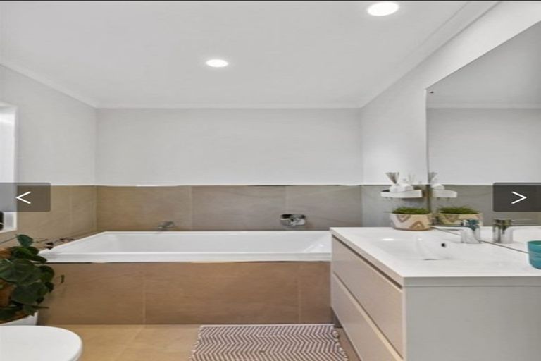 Photo of property in 25 Forbes Mccammon Drive, Swanson, Auckland, 0614