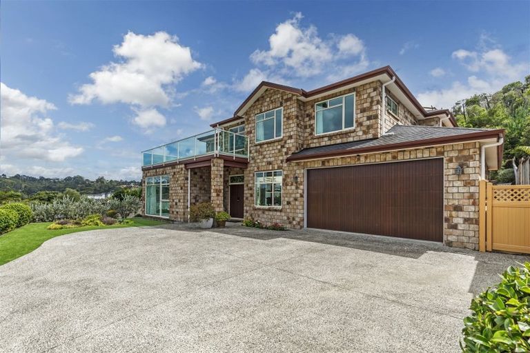 Photo of property in 20 Schopolo Place, Schnapper Rock, Auckland, 0632