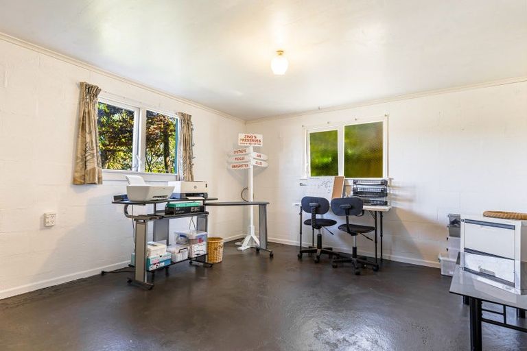 Photo of property in 21 Salem Place, Torbay, Auckland, 0630