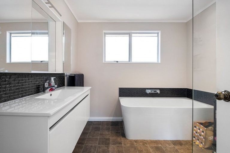 Photo of property in 3 George Street, Picton, 7220