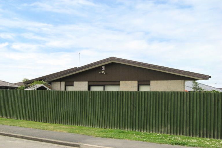 Photo of property in 62 Laing Crescent, Heathcote Valley, Christchurch, 8022