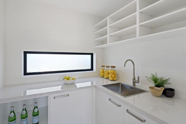 Photo of property in 17 Little Gem Road, Hornby, Christchurch, 8025