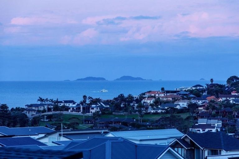 Photo of property in 4 Copper Lane, Long Bay, Auckland, 0630