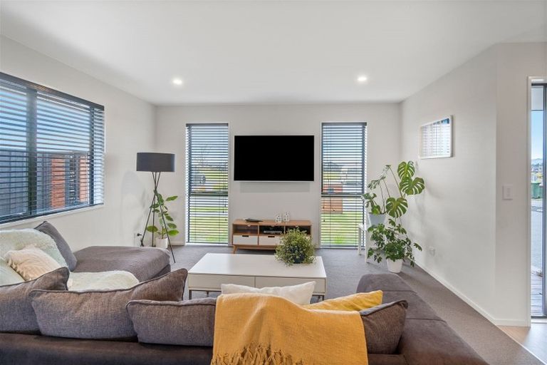 Photo of property in 36 Broadway Parade, Rolleston, 7615