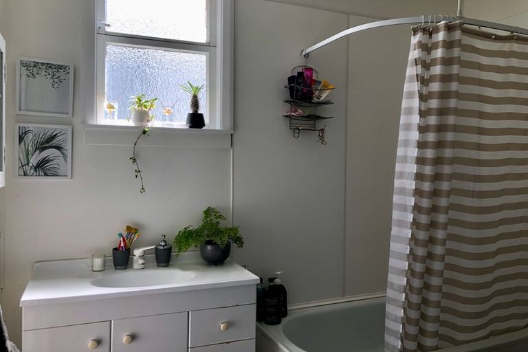 Photo of property in 37 Napier Terrace, Hospital Hill, Napier, 4110