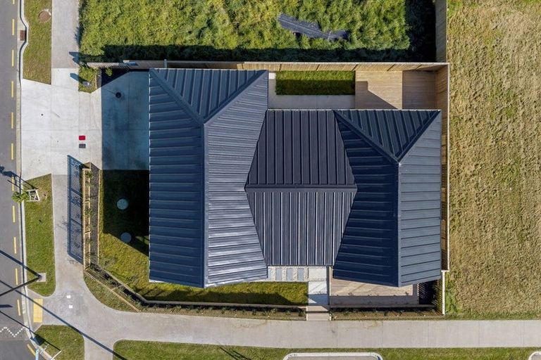 Photo of property in 77 Maungakaraka Road, Karaka, 2580