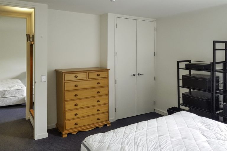 Photo of property in Montreaux Apartments, 5a/164 The Terrace, Wellington Central, Wellington, 6011