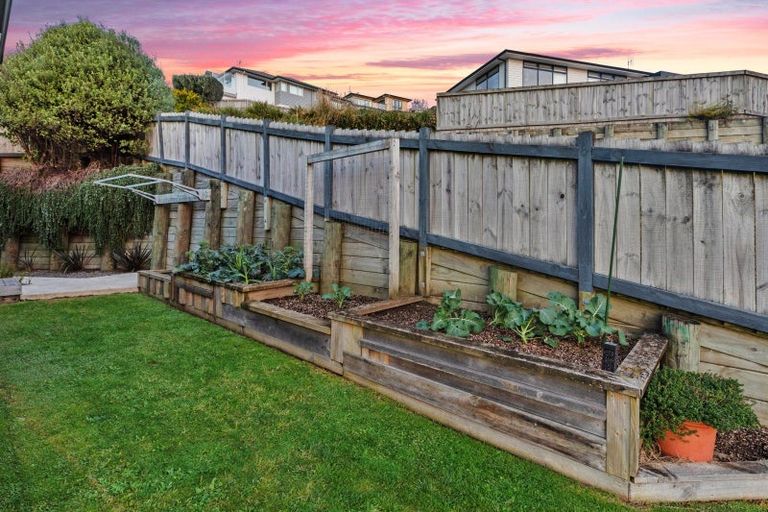 Photo of property in 111 Oteki Park Drive, Welcome Bay, Tauranga, 3112