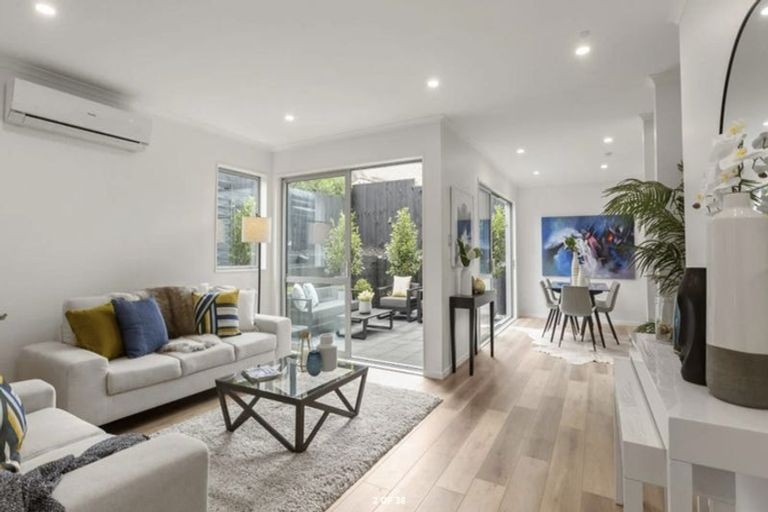 Photo of property in 40 Greenfinch Road, Hobsonville, Auckland, 0616