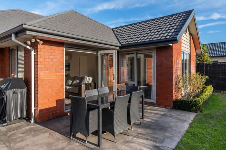 Photo of property in 2 Levinge Lane, Hillmorton, Christchurch, 8024