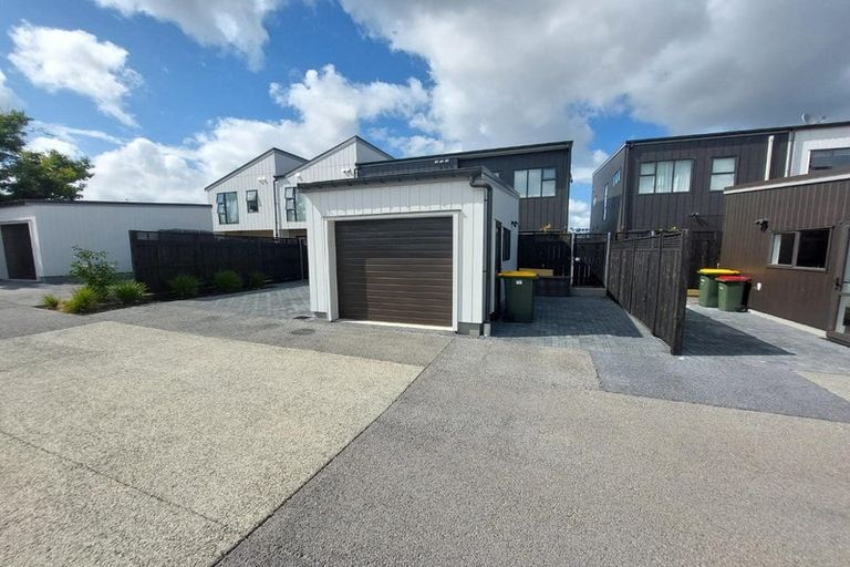 Photo of property in 12 Manarini Road, Westgate, Auckland, 0614