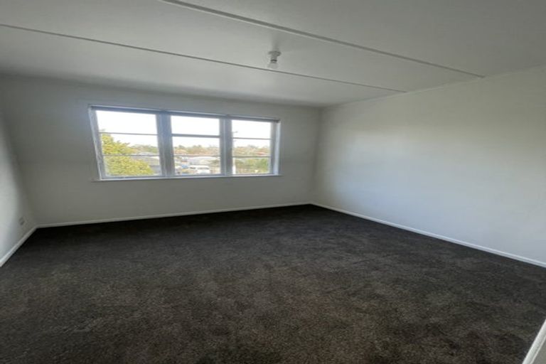 Photo of property in 20 Woodside Road, Massey, Auckland, 0614