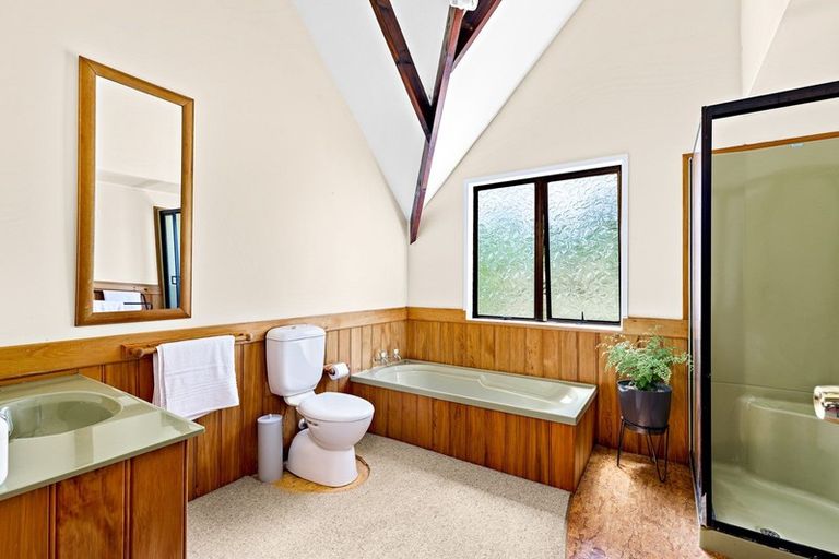 Photo of property in 24 Brick Bay Drive, Sandspit, Warkworth, 0982