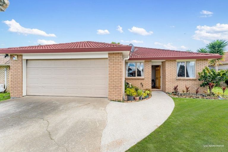 Photo of property in 13 Piriti Place, Weymouth, Auckland, 2103