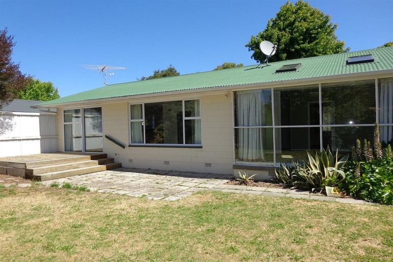 Photo of property in 35 Lochee Road, Upper Riccarton, Christchurch, 8041