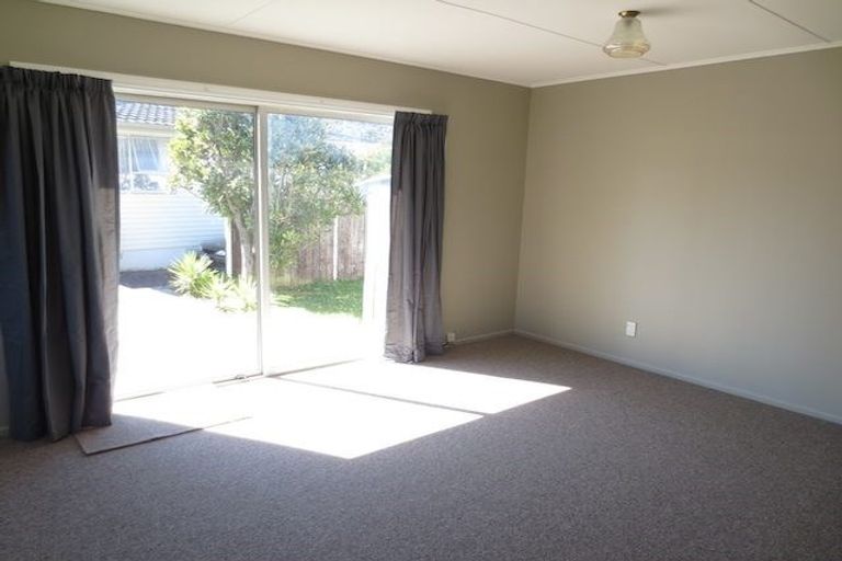 Photo of property in 7 Blueberry Grove, Timberlea, Upper Hutt, 5018