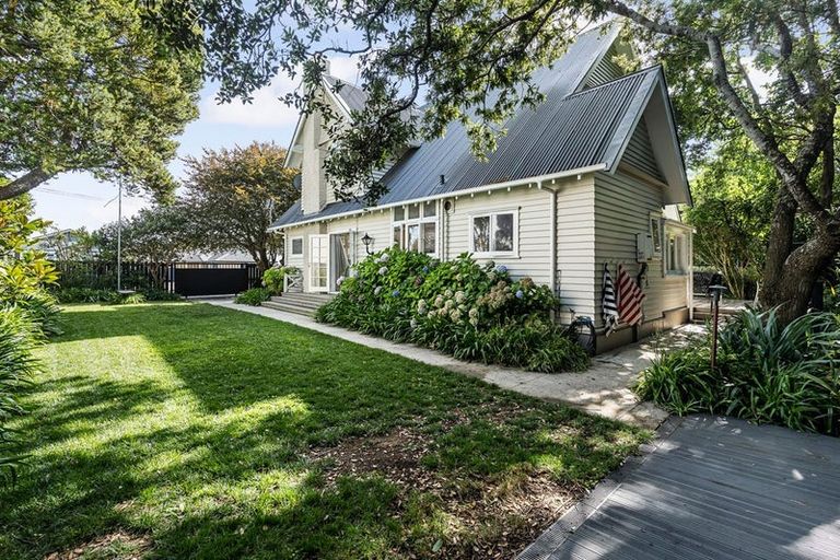 Photo of property in 47 Wallace Place, Westown, New Plymouth, 4310