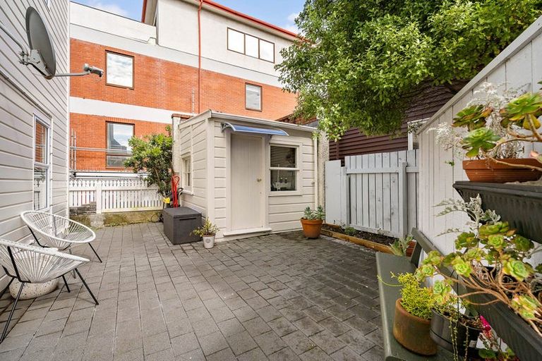 Photo of property in 18a Hill Street, Thorndon, Wellington, 6011