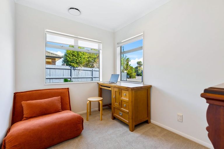 Photo of property in 19 Francis Skinner Place, Orewa, 0931
