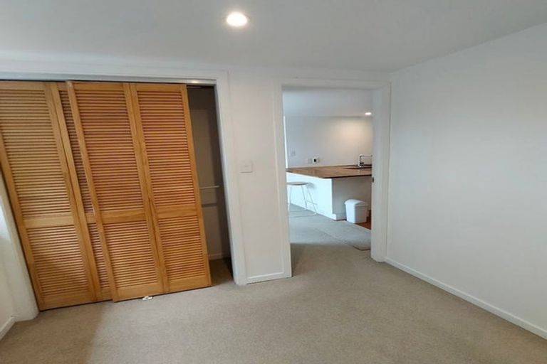 Photo of property in 29 Kingston Heights Road, Kingston, Wellington, 6021