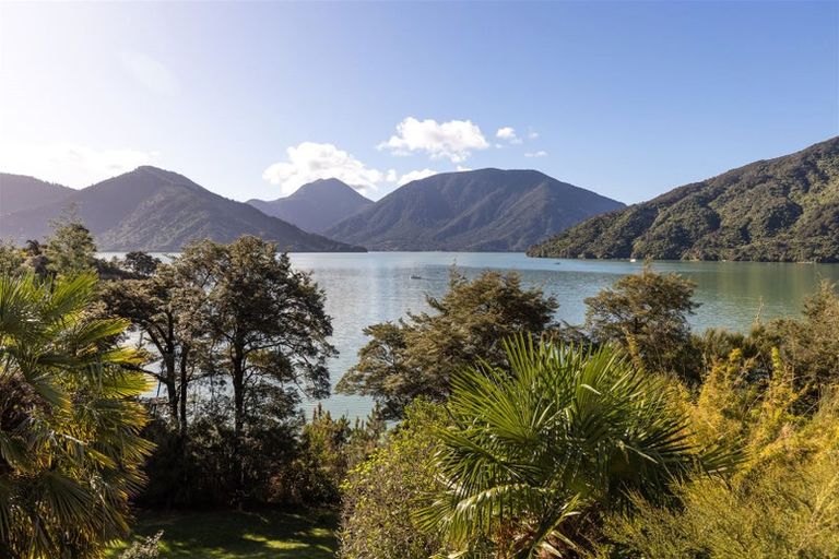 Photo of property in 577 Queen Charlotte Drive, Havelock, Picton, 7281